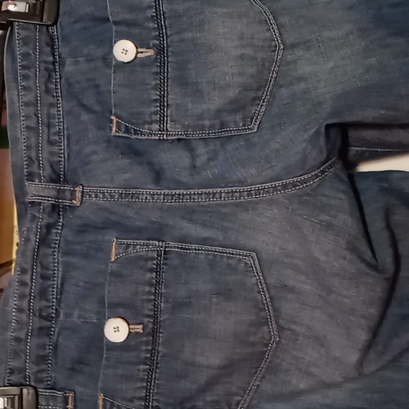 Gap Maternity 10 Reg White Button on Leg for Capri Conversion - Picture 7 of 7